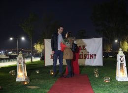 Çimlerde Evlilik Teklifi Organizasyonu Bostanlı Günbatımı MerveYunus Emre 5 Copy İzmir Organizasyon