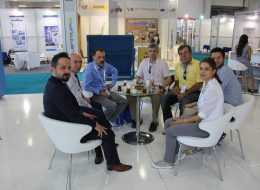 Fuar Stand Catering Fuar Catering 7 İzmir Organizasyon Fuar stand catering hizmetiyle İzmir Organizasyon firmamız profesyonel ekibi ve kaliteli ekipmanlarıyla yanı başınızda. Ulusal ve uluslararası firmaların, markalarını tanıtmak için yer aldığı fuar standları özellikle son dönemlerde yaygın olarak tercih ediliyor. Firma ve marka sahipleri de, konuklarını ve müşterilerini daha iyi ağırlamak ve standlarına ilgi çekmek için catering hizmeti vermekteler. Bizler de 'İzmir Organizasyon' olarak, 15 yıllık tecrübemiz, profesyonel ekip ve kaliteli ekipmanımızla fuar stand catering hizmetimizle yanınızdayız. Fuar organizasyonların da ihtiyacınız olan tüm hizmetleri İzmir Organizasyon firması olarak sizlere sunuyoruz. Catering ekipmanları kiralama, servis elemanı ve garson, masa ve sandalye kiralama gibi pek çok hizmete organizasyonlarınızda yer veriyoruz. Sizler için temin ettiğimiz ikramlıkların sunumunu şık bir şekilde hazırlarken, profesyonel servis elemanlarımız da ikramlıkların dağıtımını gerçekleştiriyor. İzmir Organizasyon firmamıza ulaşarak fuar stand catering hizmetlerimizle ilgili ayrıntılı bilgi alabilirsiniz. Masa Kiralama Fuar Organizasyonu İzmir