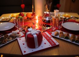 Butik Pasta Tasarımı ve Romantik Yemek Masası Süsleme