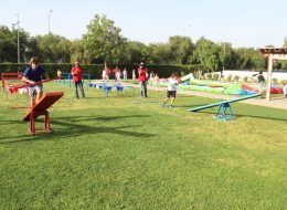 Survivor Temalı Bahçe Doğum Günü Organizasyonu Survivor Temali Bahce Dogum Günü izmir organizasyon 21 İzmir Organizasyon Survivor temalı bahçe doğum günü organizasyonu, eğlence ve rekabet dolu anların yaşandığı unutulmayacak organizasyonlardır. Farklı temalarla yapılan çocuk doğum günleri; organizasyon şirketlerinin sayısı ve imkanları arttıkça, aileler tarafından fazlasıyla tercih ediliyor. Klasik doğum günü kutlamalarından öte, hem yetişkinlerin hem de çocukların güvenli ve keyifli bir şekilde eğlenebilmesi için organizasyon şirketleri olarak bizler, sizler için her şeyi düşünüyoruz. İzmir Organizasyon, eğitimli ve tecrübeli ekibiyle tüm detaylarıyla konseptli doğum günü organizasyonlarında kendini yenilemeye devam ediyor, sizlerin isteklerine en iyi şekilde cevap vermeye çalışıyor. Survivor temalı doğum günü partileri de geliştirmeye devam ettiğimiz güzel projelerimizden biri. Doğum günü organizasyonu için belirlediğiniz lokasyonda survivor oyun parkurlarımızı eğlenceli bir gün geçirmeniz için konumlandırıyoruz. Sivil animatörlerimiz ile yarışmalar eşliğinde organizasyon süresince sizlere unutulmayacak anlar yaşatıyoruz. Survivor temalı bahçe doğum günü organizasyonu ile ilgili ayrıntılı bilgi almak için İzmir Organizasyon müşteri temsilcimize ulaşabilirsiniz. Temalı Doğum Günü Organizasyonu Oyun Parkuru Kiralama İzmir