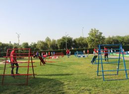 Survivor Temalı Bahçe Doğum Günü Organizasyonu Survivor Temali Bahce Dogum Günü izmir organizasyon 23 İzmir Organizasyon Survivor temalı bahçe doğum günü organizasyonu, eğlence ve rekabet dolu anların yaşandığı unutulmayacak organizasyonlardır. Farklı temalarla yapılan çocuk doğum günleri; organizasyon şirketlerinin sayısı ve imkanları arttıkça, aileler tarafından fazlasıyla tercih ediliyor. Klasik doğum günü kutlamalarından öte, hem yetişkinlerin hem de çocukların güvenli ve keyifli bir şekilde eğlenebilmesi için organizasyon şirketleri olarak bizler, sizler için her şeyi düşünüyoruz. İzmir Organizasyon, eğitimli ve tecrübeli ekibiyle tüm detaylarıyla konseptli doğum günü organizasyonlarında kendini yenilemeye devam ediyor, sizlerin isteklerine en iyi şekilde cevap vermeye çalışıyor. Survivor temalı doğum günü partileri de geliştirmeye devam ettiğimiz güzel projelerimizden biri. Doğum günü organizasyonu için belirlediğiniz lokasyonda survivor oyun parkurlarımızı eğlenceli bir gün geçirmeniz için konumlandırıyoruz. Sivil animatörlerimiz ile yarışmalar eşliğinde organizasyon süresince sizlere unutulmayacak anlar yaşatıyoruz. Survivor temalı bahçe doğum günü organizasyonu ile ilgili ayrıntılı bilgi almak için İzmir Organizasyon müşteri temsilcimize ulaşabilirsiniz. Survivor Temalı Doğum Günü Organizasyonu Survivor Parkuru Kiralama