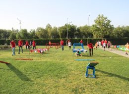 Survivor Temalı Bahçe Doğum Günü Organizasyonu Survivor Temali Bahce Dogum Günü izmir organizasyon 24 İzmir Organizasyon Survivor temalı bahçe doğum günü organizasyonu, eğlence ve rekabet dolu anların yaşandığı unutulmayacak organizasyonlardır. Farklı temalarla yapılan çocuk doğum günleri; organizasyon şirketlerinin sayısı ve imkanları arttıkça, aileler tarafından fazlasıyla tercih ediliyor. Klasik doğum günü kutlamalarından öte, hem yetişkinlerin hem de çocukların güvenli ve keyifli bir şekilde eğlenebilmesi için organizasyon şirketleri olarak bizler, sizler için her şeyi düşünüyoruz. İzmir Organizasyon, eğitimli ve tecrübeli ekibiyle tüm detaylarıyla konseptli doğum günü organizasyonlarında kendini yenilemeye devam ediyor, sizlerin isteklerine en iyi şekilde cevap vermeye çalışıyor. Survivor temalı doğum günü partileri de geliştirmeye devam ettiğimiz güzel projelerimizden biri. Doğum günü organizasyonu için belirlediğiniz lokasyonda survivor oyun parkurlarımızı eğlenceli bir gün geçirmeniz için konumlandırıyoruz. Sivil animatörlerimiz ile yarışmalar eşliğinde organizasyon süresince sizlere unutulmayacak anlar yaşatıyoruz. Survivor temalı bahçe doğum günü organizasyonu ile ilgili ayrıntılı bilgi almak için İzmir Organizasyon müşteri temsilcimize ulaşabilirsiniz. Çocuk Doğum Günü Organizasyonu Oyun Parkuru Kiralama İzmir