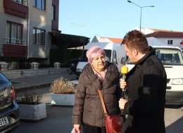 Açılış Organizasyonlarında Sunucu acilis organizasyonlarinda sunucu 12 İzmir Organizasyon Açılış organizasyonlarında sunucu, daha çok kişiye ulaşmak, ürünlerin ve firmanızın tanıtımını yapmak için en etkili hizmetlerden biridir. Açılış organizasyonlarında fark yaratmak, etkili bir reklam yapmak ve firmanızın ya da markanızın adından bolca söz ettirmek için İzmir Organizasyon ekibinin işe yarayacak önerileri var. Uygun maliyetle etkili çözümler için çeşitli reklam yöntemlerinden yararlanabileceğiniz gibi, organizasyonunuza profesyonellik katmak, organizasyon düzenin sağlanması ve davetlilere programın duyurulması, eğlenceli ve keyifli bir açılış olması için açılış organizasyonlarında sunucu hizmetini de tercih edebilirsiniz. Açılış organizasyonlarında sunucu ve mikrofon, daha çok kişiye ulaşabilmek ve göndermek istediğiniz mesajı göndermek için etkili bir yol. Ayrıca, sunucunun ve mikrofonun kullanıldığı herhangi bir organizasyona, istem dışı döner tekrar bakarız. Mikrofondan çıkan sese kulak vermeye çalışırız. Özellikle promosyonlarınızı, yarışmalarınızı sunucu ile duyurmanız, müşteriler tarafından heyecanla ve merakla karşılanacaktır. Açılış organizasyonlarında sunucu kiralama hizmetimiz için acilisorganizasyonu.com.tr adresimizi ziyaret edebilir ya da İzmir Organizasyon müşteri temsilcimize ulaşabilirsiniz. Firma Açılış Organizasyonu Sunucu Kiralama İzmir
