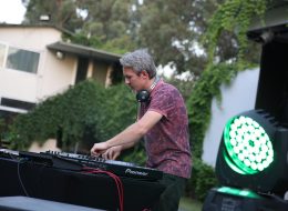 Açılış Organizasyonu Benzeri Yıl Dönümü Kutlamaları acilis organizasyonu benzeri yil donumu kutlamalari 31 İzmir Organizasyon Açılış organizasyonu ve benzeri yıl dönümü kutlamaları firmanız, işletmeniz, kurum ya da kuruluşunuz için hazırladığımız ve organize ettiğimiz hizmetlerden birisidir. İzmir Organizasyon firması olarak ihtiyaç duyabileceğiniz tüm hizmetleri sunuyoruz. Açılış organizasyonu benzeri yıl dönümü kutlamaları ile işletmenizin kuruluş yıl dönümünü, eğlenceli ve ihtişamlı şekilde organize ediyoruz. Satış ve pazarlama, reklam ve tanıtım amacıyla tıpkı açılış organizasyonlarında ki gibi balon süsleme, animasyon gösterisi gibi hizmetler veriyoruz. İzmir Organizasyon deneyimli ekibi ile birlikte açılış organizasyonu, yıl dönümü etkinlikleri ve daha pek çok organizasyonda profesyonel hizmet vermektedir. Firmanız için hazırlanan yıl dönümü etkinliklerinde de organizasyonu ilgi çekici ve farklı kılmak için çalışıyor, sizlere kusursuz bir atmosfer oluşturuyoruz. Yazının devamını okuyarak açılış organizasyonu benzeri yıl dönümü kutlamaları hakkında fikir edinebilir ve ayrıntılı bilgi almak için İzmir Organizasyon müşteri temsilcimize ulaşabilirsiniz. Dj Kiralama İzmir