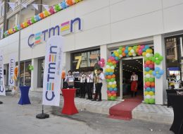 Açılış Organizasyonu Nasıl Yapılır acilis organizasyonu nasil yapilir 8 İzmir Organizasyon 'Açılış organizasyonu nasıl yapılır' sorusuna cevap bulmak ve profesyonel hizmet almak için İzmir Organizasyon firmamız yanı başınızda. 15 yılı aşkın deneyimiyle birçok organizasyona imza atan İzmir Organizasyon organizasyonunuza ilgiyi artırmak ve hedef kitlenize yönelik hizmet vermek için çalışıyor. İzmir, Ege Bölgesi ve Türkiye'nin dört bir noktasında yanınızdayız. Yeni açılacak bir mağazanız için farklı bir etkinlik düşünüyor olabilirsiniz ya da yeni açılan okulunuzun adını geniş bir kitleye duyurmak. İster mağaza, dükkan açıyor olun, isterseniz de dernek, AVM veya okul. Hepsinin amacı, adınızı hedef kitlenize duyurmak ve işletmenizi hedef kitlenize tanıtmak. Açılış organizasyonu da, bu amaçlar için gerçekleştirilen çeşitli etkinlikler ve aktiviteler bütünü. Yeni açılacak olan firmalar artık açılış organizasyonlarını akrnavala dönüştürüyorlar. Dahası, artık açılış organizasyonu düzenlemek , firmalar için bir lüks değil gereklilik olmuş durumda. Peki açılış organizasyonu nasıl yapılır, nasıl planlanır ve organize edilir? Yazının devamını okuyarak açılış organizasyonu ile ilgili ayrıntılı bilgi alabilirsiniz. Bando Ekibi Kiralama Açılış Organizasyonu Afyonkarahisar