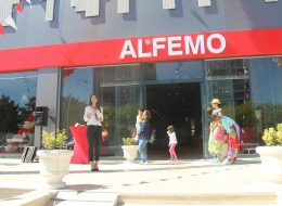 Alfemo Mobilya Açılış Organizasyonu Benzeri Kurumsal Firma Organizasyonu Ankara alfemo mobilya acilis organizasyonu benzeri kurumsal firma organizasyonu ankara 6 İzmir Organizasyon Alfemo Mobilya açılış organizasyonu benzeri kurumsal firma organizasyonu Ankara etkinliğiyle İzmir Organizasyon yolları aşarak Ankara'da, 3 farklı noktada unutulmayacak bir güne imza attı. Açılış organizasyonu, kurumsal organizasyonlar, piknik organizasyonu ve organizasyon alanında 15 yılı aşkın süredir İzmir, Ege Bölgesi ve Türkiye'nin dört bir noktasında İzmir Organizasyon firmamız profesyonel hizmet vermektedir. Uzun yıllardır organizasyonlarını üstlendiğimiz Alfemo Mobilya ile bu kez de açılış organizasyonu benzeri kurumsal firma organizasyonu gerçekleştirmek üzere Ankara'daydık. Alfemo Mobilya açılış organizasyonu benzeri kurumsal firma organizasyonu Ankara etkinliği için İzmir Organizasyon şirketimize ulaşan yetkiliyle organizasyonda yer vereceğimiz hizmetleri detaylandırdık. Neler yapabileceğimizi daha önceki açılış organizasyonlarımızdan yola çıkarak planladık. Sunucu Temini Kurumsal Organizasyonlar Ankara