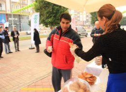 Antalya Kipa Açılış Organizasyonu antalya kipa acilis organizasyonu izmir organizasyon 12 İzmir Organizasyon Antalya’da açılışı yapılacak olan yeni Kipa süpermarket açılış organizasyonu için, reklam ve tanıtım ağırlıklı bir açılış etkinliği düzenledik. Antalya Kipa açılış organizasyonu için İzmir Organizasyon ekibi olarak eğlenceli etkinlikler ve animasyon aktiviteleri planladık. Kipa Kahvaltı Servisi İzmir Organizasyon