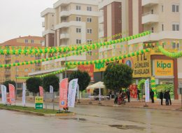 Antalya Kipa Açılış Organizasyonu antalya kipa acilis organizasyonu izmir organizasyon 5 İzmir Organizasyon Antalya’da açılışı yapılacak olan yeni Kipa süpermarket açılış organizasyonu için, reklam ve tanıtım ağırlıklı bir açılış etkinliği düzenledik. Antalya Kipa açılış organizasyonu için İzmir Organizasyon ekibi olarak eğlenceli etkinlikler ve animasyon aktiviteleri planladık. Antalya Balon Süsleme İzmir Organizasyon