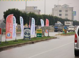 Antalya Kipa Açılış Organizasyonu antalya kipa acilis organizasyonu izmir organizasyon 7 İzmir Organizasyon Antalya’da açılışı yapılacak olan yeni Kipa süpermarket açılış organizasyonu için, reklam ve tanıtım ağırlıklı bir açılış etkinliği düzenledik. Antalya Kipa açılış organizasyonu için İzmir Organizasyon ekibi olarak eğlenceli etkinlikler ve animasyon aktiviteleri planladık. Kipa Yönlendirme Tabelaları Reklam ve Tanıtım Etkinlikleri İzmir Organizasyon