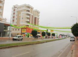 Antalya Kipa Açılış Organizasyonu antalya kipa acilis organizasyonu izmir organizasyon 8 İzmir Organizasyon Antalya’da açılışı yapılacak olan yeni Kipa süpermarket açılış organizasyonu için, reklam ve tanıtım ağırlıklı bir açılış etkinliği düzenledik. Antalya Kipa açılış organizasyonu için İzmir Organizasyon ekibi olarak eğlenceli etkinlikler ve animasyon aktiviteleri planladık. Antalya Bayrak Süsleme İzmir Organizasyon