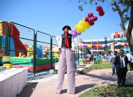 Bahar Yıldırım İlkokulu ve Havva Yıldırım Anaokulu Çocuk Şenliği Organizasyonu bahar yildirim ilkokulu ve havva yildirim anaokulu cocuk senligi organizasyonu 15 İzmir Organizasyon Bahar Yıldırım İlkokulu ve Havva Yıldırım Anaokulu Çocuk Şenliği Organizasyonu İzmir Organizasyon firmamız tarafından gerçekleştirildi. Tüm organizasyonlarda profesyonel hizmet alabileceğiniz İzmir Organizasyon kaliteli ekipmanları ve deneyimli ekibi ile birlikte yanı başınızda. 23 Nisan Ulusal Egemenlik ve Çocuk Bayramı kapsamında gerçekleştirilecek olan çocuk şenliği organizasyonu ile çocukların doyasıya eğlendiği bir organizasyona imza attık. Bahar Yıldırım İlkokulu ve Havva Yıldırım Anaokulu çocuk şenliği organizasyonu için geniş kapsamlı bir planlama listesi oluşturduk. Başbakan Binali Yıldırım'ın da katılım sağlayacağı Bahar Yıldırım İlkokulu ve Havva Yıldırım Anaokulu çocuk şenliği organizasyonu için tüm detayları belirledik. Yetkili ile yaptığımız görüşmeler doğrultusunda çocuklara yönelik aktiviteler, animasyon ekibi, şişme oyuncaklar ile organizasyonu keyifli kılmayı hedefledik. Oluşturduğumuz tüm bu planlamaları ise organizasyon günü geldiğinde kusursuz bir şekilde hazırlamak kaldı. Tahta Bacak Gösterisi İzmir