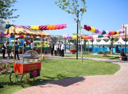 Bahar Yıldırım İlkokulu ve Havva Yıldırım Anaokulu Çocuk Şenliği Organizasyonu bahar yildirim ilkokulu ve havva yildirim anaokulu cocuk senligi organizasyonu 5 İzmir Organizasyon Bahar Yıldırım İlkokulu ve Havva Yıldırım Anaokulu Çocuk Şenliği Organizasyonu İzmir Organizasyon firmamız tarafından gerçekleştirildi. Tüm organizasyonlarda profesyonel hizmet alabileceğiniz İzmir Organizasyon kaliteli ekipmanları ve deneyimli ekibi ile birlikte yanı başınızda. 23 Nisan Ulusal Egemenlik ve Çocuk Bayramı kapsamında gerçekleştirilecek olan çocuk şenliği organizasyonu ile çocukların doyasıya eğlendiği bir organizasyona imza attık. Bahar Yıldırım İlkokulu ve Havva Yıldırım Anaokulu çocuk şenliği organizasyonu için geniş kapsamlı bir planlama listesi oluşturduk. Başbakan Binali Yıldırım'ın da katılım sağlayacağı Bahar Yıldırım İlkokulu ve Havva Yıldırım Anaokulu çocuk şenliği organizasyonu için tüm detayları belirledik. Yetkili ile yaptığımız görüşmeler doğrultusunda çocuklara yönelik aktiviteler, animasyon ekibi, şişme oyuncaklar ile organizasyonu keyifli kılmayı hedefledik. Oluşturduğumuz tüm bu planlamaları ise organizasyon günü geldiğinde kusursuz bir şekilde hazırlamak kaldı. Pamuk Şekerci Kiralama İzmir