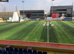 Balon Futbolu balon futbolu 1 İzmir Organizasyon Balon futbolu oyunu ile, bildiğiniz futbol oyunun aksine daha renkli ve keyifli bir oyunu İzmir Organizasyon şirketi olarak sadece organizasyon kapsamında sizlere sunuyoruz. 2004 yılından bugüne animasyon, kiralama hizmetleri ve organizasyon sektöründe hizmet veren firmamız %100 müşteri memnuniyeti ilkesini hedeflemekte ve nerede olursanız olun sizlere ulaşmaktadır. İzmir başta olmak üzere, Çeşme, Bodrum, Ege Bölgesi ve Türkiye'nin dört bir noktasına hizmet veriyoruz. Şenlik organizasyonu, piknik organizasyonu, aile günü etkinlikleri, doğum günü organizasyonu ve daha birçok organizasyonda şişme oyuncak kiralama hizmetimizden faydalanabilirsiniz. Bunun dışında, bireysel olarak balon futbolunu halı saha maçlarında kiralama sistemi ile yer veremiyoruz.Kurumsal olmak şartı ile İzmir Organizasyon şirketimizden şişme oyuncakların yanı sıra daha pek çok hizmeti de talep edebilirsiniz. Outdoor aktivitelerinizde, firma etkinliklerinde ve organizasyonlarınızda siz keyifli anları yaşarken, istekleriniz doğrultusunda fotoğraf ve video çekimleriyle İzmir Organizasyon firmamız bu anları ölümsüzleştirecektir. Şişme oyun parkurları ve diğer hizmetlerimiz ile ilgili ayrıntılı bilgi almak için sismeoyuncak.com ya da www.izmirorganizasyon.com sitemizi ziyaret edebilirsiniz. Bubble Futbol Kiralama