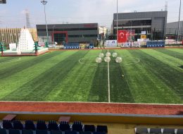 Balon Futbolu balon futbolu İzmir Organizasyon Balon futbolu oyunu ile, bildiğiniz futbol oyunun aksine daha renkli ve keyifli bir oyunu İzmir Organizasyon şirketi olarak sadece organizasyon kapsamında sizlere sunuyoruz. 2004 yılından bugüne animasyon, kiralama hizmetleri ve organizasyon sektöründe hizmet veren firmamız %100 müşteri memnuniyeti ilkesini hedeflemekte ve nerede olursanız olun sizlere ulaşmaktadır. İzmir başta olmak üzere, Çeşme, Bodrum, Ege Bölgesi ve Türkiye'nin dört bir noktasına hizmet veriyoruz. Şenlik organizasyonu, piknik organizasyonu, aile günü etkinlikleri, doğum günü organizasyonu ve daha birçok organizasyonda şişme oyuncak kiralama hizmetimizden faydalanabilirsiniz. Bunun dışında, bireysel olarak balon futbolunu halı saha maçlarında kiralama sistemi ile yer veremiyoruz.Kurumsal olmak şartı ile İzmir Organizasyon şirketimizden şişme oyuncakların yanı sıra daha pek çok hizmeti de talep edebilirsiniz. Outdoor aktivitelerinizde, firma etkinliklerinde ve organizasyonlarınızda siz keyifli anları yaşarken, istekleriniz doğrultusunda fotoğraf ve video çekimleriyle İzmir Organizasyon firmamız bu anları ölümsüzleştirecektir. Şişme oyun parkurları ve diğer hizmetlerimiz ile ilgili ayrıntılı bilgi almak için sismeoyuncak.com ya da www.izmirorganizasyon.com sitemizi ziyaret edebilirsiniz. Şişme Oyun Parkuru Kiralama