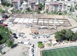 Bornova Belediyesi Temel Atma Töreni Organizasyonu bornova belediyesi temel atma toreni organizasyonu 2 İzmir Organizasyon Temel Atma Töreni Organizasyonu alanında İzmir Organizasyon her alanda sizlere hizmet vermektedir. Organizasyon alanında yıllardır hizmet vermeye devam eden İzmir Organizasyon firmamız sayısız organizasyona öncülük etmiş ve etmeye devam etmektedir. Bornova Belediyesi temel atma töreni organizasyonu için İzmir Organizasyon firmamıza ulaşan etkinlik sorumlusu ile uzun görüşmeler sonrasında gerekli ön koşulları ve temel atma töreni organizasyonu için detayları netleştirdik. 17 Nisan da gerçekleşecek olan "İnönü Mahallesi Pazaryeri Temel Atma Töreni Organizasyonu" için gerekli olan tüm hizmetler etkinlik sorumlusu ve İzmir Organizasyon firmamızın yetkilileri tarafından belirlendi. Temel atma töreni organizasyonu tarihi geldiğinde ise firmamızın profesyonel ekibi sabahın erken saatlerinde belirlenen tüm ekipmanları son model araçlara yükleyerek yola koyuldu. Öğle saatlerinde başlayacak organizasyon için hazırlamış olduğumuz ekipmanlar alanda yerlerini almak üzere ekibimiz tarafından hazırlanmaya başladı. Organizasyon saati geldiğinde tüm hazırlıklar tamamlandı ve bir yandan da katılımcılar alanda yerlerini almaya başladı. Bornova Belediyesi yetkilileri, mahalle muhtarları ve daha pek çok kişinin katılım sağladığı Bornova Belediyesi temel atma töreni organizasyonunda İzmir Organizasyon tüm hazırlıklarını büyük bir titizlik ile tamamladı. İzmir Temel Atma Töreni Organizasyonu Gazlı Konfeti Atımı