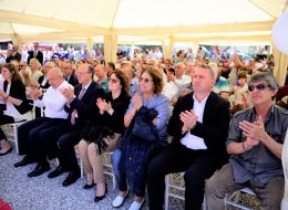 Bornova Belediyesi Temel Atma Töreni Organizasyonu bornova belediyesi temel atma toreni organizasyonu 5 İzmir Organizasyon Temel Atma Töreni Organizasyonu alanında İzmir Organizasyon her alanda sizlere hizmet vermektedir. Organizasyon alanında yıllardır hizmet vermeye devam eden İzmir Organizasyon firmamız sayısız organizasyona öncülük etmiş ve etmeye devam etmektedir. Bornova Belediyesi temel atma töreni organizasyonu için İzmir Organizasyon firmamıza ulaşan etkinlik sorumlusu ile uzun görüşmeler sonrasında gerekli ön koşulları ve temel atma töreni organizasyonu için detayları netleştirdik. 17 Nisan da gerçekleşecek olan "İnönü Mahallesi Pazaryeri Temel Atma Töreni Organizasyonu" için gerekli olan tüm hizmetler etkinlik sorumlusu ve İzmir Organizasyon firmamızın yetkilileri tarafından belirlendi. Temel atma töreni organizasyonu tarihi geldiğinde ise firmamızın profesyonel ekibi sabahın erken saatlerinde belirlenen tüm ekipmanları son model araçlara yükleyerek yola koyuldu. Öğle saatlerinde başlayacak organizasyon için hazırlamış olduğumuz ekipmanlar alanda yerlerini almak üzere ekibimiz tarafından hazırlanmaya başladı. Organizasyon saati geldiğinde tüm hazırlıklar tamamlandı ve bir yandan da katılımcılar alanda yerlerini almaya başladı. Bornova Belediyesi yetkilileri, mahalle muhtarları ve daha pek çok kişinin katılım sağladığı Bornova Belediyesi temel atma töreni organizasyonunda İzmir Organizasyon tüm hazırlıklarını büyük bir titizlik ile tamamladı. Çadır ve Gölgelik Kiralama İzmir Organizasyon