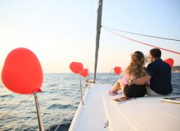 Çeşme Körfez Turu ve Teknede Evlilik Teklifi Organizasyonu