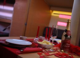 Teknede Evlilik Teklifi Organizasyonu Masa Süsleme Çeşme