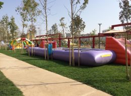 Diyarbakır Gençlik Festivali Organizasyonu Şişme Oyuncak Kiralama diyarbakir genclik festivali organizasyonu sisme oyuncak kiralama 2 İzmir Organizasyon Diyarbakır gençlik festivali organizasyonu şişme oyuncak kiralama hizmeti ile İzmir Organizasyon firmamız yolları aşarak eğlenceli bir organizasyona imza attı. Festival ve şenlik organizasyonu, piknik organizasyonu, doğum günü organizasyonu ve organizasyon alanında yıllardır hizmet veren İzmir Organizasyon 15 yılı aşkın deneyimiyle Türkiye'nin öncü organizasyon firmalarından biri olmuştur. Profesyonel ekibi ve kaliteli ekipmanlarıyla İzmir, Ege Bölgesi ve Türkiye'nin dört bir noktasına ulaşan ekibimiz kusursuz bir günün kapılarını aralamaktadır. Diyarbakır gençlik festivali organizasyonu şişme oyuncak kiralama hizmeti ile İzmir Organizasyon firmamız şişme oyun parkurlarıyla hizmet verdi. Tedarikçi firmanın, İzmir Organizasyon firmamıza ulaşmasıyla başlayan bu eğlenceli yolculukta organizasyona dair görüşmelerimiz uzun süre devam etti. Diyarbakır gençlik festivali organizasyonu şişme oyuncak kiralama hizmeti kapsamında yer vereceğimiz şişme oyuncaklar günler öncesinden belirlendi ve ekibimiz tarafından kontrolleri yapıldı. Canlı Langırt Kiralama Diyarbakır