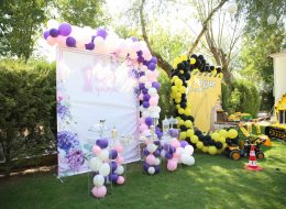 Doğum Günü Organizasyonu dogum gunu organizasyonu 33 İzmir Organizasyon Doğum Günü Organizasyonu Yediden yetmişe her yaş grubu için düzenlediğimiz, planladığımız organizasyondur. Sivil ve kostümlü animatör ( batman, superman, spiderman, kovboy vs. ), peluş maskot ( angrybird, tom ve jerry, minnie mouse, mickey mouse, sünger bob, şirinler vs. ), sunucu, servis elemanı, host, hostes temini hizmetlerimizden yararlanabilirsiniz. Çeşitli balon süsleme tekniklerimizle ( papatya balon, dikme balon, zincir balon, uçan balon, ledli uçan balon, zeplin balon, folyo balon vs. ), tül, kumaş ve çiçek süslemeyle doğum günü mekanını süslüyor, güzelleştiriyoruz. Kız Çocuk Doğum Günü Organizasyonu