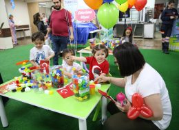 Festival & Şenlik Organizasyonu festival ve senlik organizasyonu 4 İzmir Organizasyon Şenlik organizasyonu okulların, kurumların, kuruluşların ve firmaların belli bir amaca yönelik eğlence kutlamalarında gerçekleştirdiğimiz etkinliklerdir. Şenlik Organizasyon