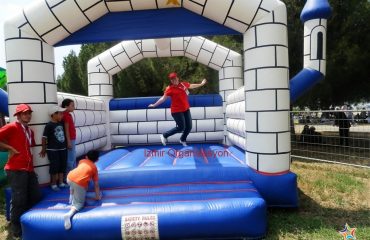 Foça şişme oyuncak kiralama Foça şişme oyuncak kiralama