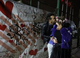 Havai Fişek Eşliğinde Teknede Evlenme Teklifi Organizasyonu