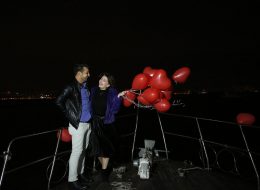 Havai Fişek Eşliğinde Teknede Evlenme Teklifi OrganizasyonuHavai Fişek Eşliğinde Teknede Evlenme Teklifi Organizasyonu