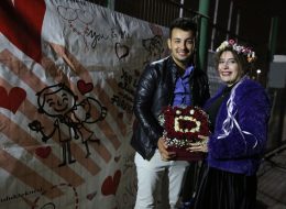 Havai Fişek Eşliğinde Teknede Evlenme Teklifi Organizasyonu