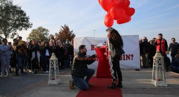 İnciraltı Evlilik Teklifi Organizasyonu Paketi İzmir Organizasyon