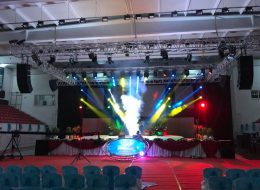 Işık Sistemi ve Robot Işık Kiralama isik sistemi ve robot isik kiralama izmir organizasyon 6 İzmir Organizasyon Işık sistemi ve robot ışık kiralama hizmetini, yalnızca İzmir’e değil, İzmir ve yakın çevresi başta olmak üzere, Ege Bölgesi ve tüm Türkiye’ye, her türlü organizasyonda temin ediyoruz. Kiralama hizmetiyle birlikte, nakliye ve kurulum hizmetleri de sağlayarak, organizasyonlarınıza teknik destek ve ekipman kiralama desteği sağlıyoruz. İzmir Işık Sistemi ve Robot Işık Servisi