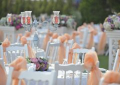 Düğün Organizasyonu izmir organizasyon dugun organizasyonu 11 İzmir Organizasyon Düğün organizasyonu, hayallerinizi gerçeğe dönüştürmek için titizlikle karar vermeniz gereken bir organizasyon. Mekan seçiminden mekan süslemeye, ekipman kiralama hizmetinden organizasyon yönetimine kadar her başlık kendi içinde detaylandırılmalıdır. 12 yılı aşkın organizasyon tecrübemize ve % 100 müşteri memnuniyeti anlayışımıza güvenerek, bu önemli gününüzün organizasyonunu sizden emanet alıyoruz. Düğün organizasyonu bütçeye, döneme , mekana, geleneklere ve zevklere göre değişebilen geniş yelpazeden bakılabilen bir organizasyon türüdür. Farklı fikirlere, yeniliklere, sadeliklere ya da ihtişama çok açıktır. İzmir Düğün Organizasyonları