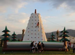 İzmir Şişme Dev Tırmanma Dağı Hizmeti