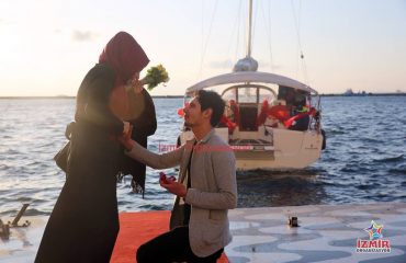 Pasaport Çıkışlı Teknede Evlilik Teklifi Organizasyonu
