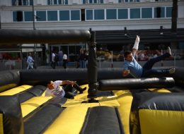 Wipe Out Şişme Oyun Parkuru Kiralama İzmir