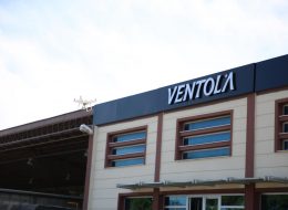 Video Çekimi & Kameraman Temini kamera cekimi kameraman temini 12 İzmir Organizasyon Kameraman temini ile açılış organizasyonu, bayi toplantısı organizasyonu, festival ve şenlik organizasyonları, personel geceleri, piknik organizasyonu, temel atma töreni organizasyonu, kongre, toplantı, kuruluş, yıl dönümü organizasyonu, düğün organizasyonu, sünnet organizasyonu, bayram, yılbaşı ve özel gecelerde yaşanan o kıymetli anları video çekimleriyle kaydederek bu anları ölümsüzleştiriyoruz. Özel günlerinizin en keyifli şekilde yaşanması kadar, o anların belgelenmesi de önemlidir. Ayrıca çekilen bu görüntülerin sosyal medyada paylaşılması firmanızın reklam çalışmaları açısından fazlasıyla önem arz eder. İzmir Organizasyon video kamera çekimi konusunda deneyimli ve profesyonel bir ekibe ve ekipmanlara sahiptir. Organizasyona bağlı olarak çekimi yapacak kişi sayısı ve ayrıca o işi en iyi yansıtacak ekipmanlar da değişkenlik gösterir. Video çekiminde kullandığımız ekipmanlar için piknikorganizasyonu.com.tr adresli web sitemizi ziyaret edebilir kameraman kiralama hizmeti için İzmir Organizasyon müşteri temsilcimize ulaşabilirsiniz. Drone Çekimi İzmir