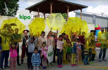 kipa ucurtma senligi izmir organizasyon Kipa Uçurtma Şenliği Organizasyonu Yüz Boyama Uçurtma uçurma Palyaco Sevisi Barbekü Cadır Animator Sisme Oyuncak Kurumsal Firmalara Hizmet