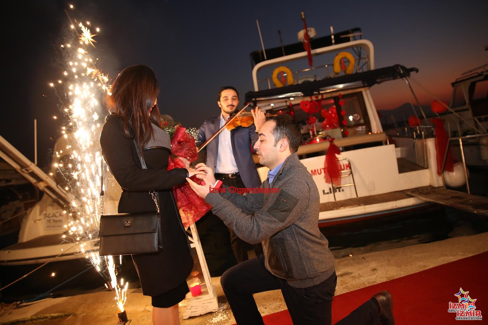 Kırşehir Havai Fişek Gösterisi Kırşehir Yer Volkanı Kırşehir Işıklı Uçan Balon İzmir Organizasyon Kırşehir Havai Fişek Gösterisi Kırşehir Yer Volkanı Kırşehir Işıklı Uçan Balon İzmir Organizasyon