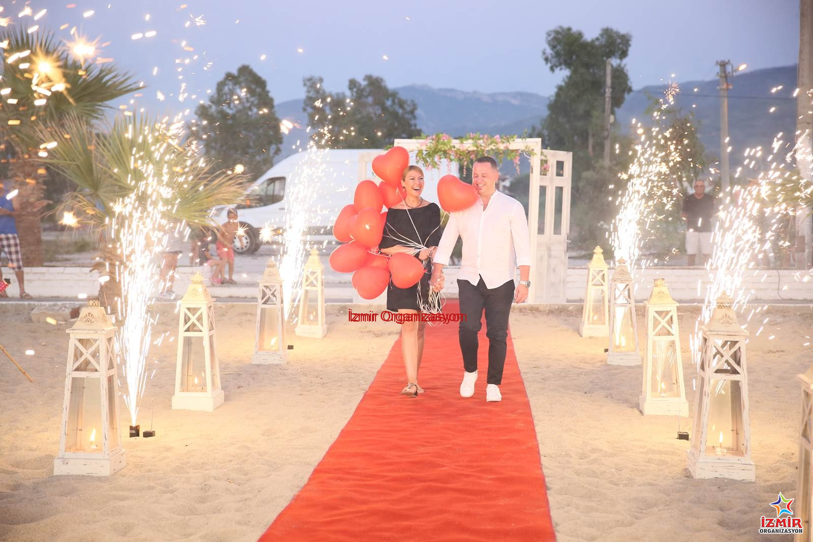 Yer Volkanları,Denizci Fenerleri ve Kırmızı Halı ile Yürüyüş Yolu Temini İzmir Organizasyon