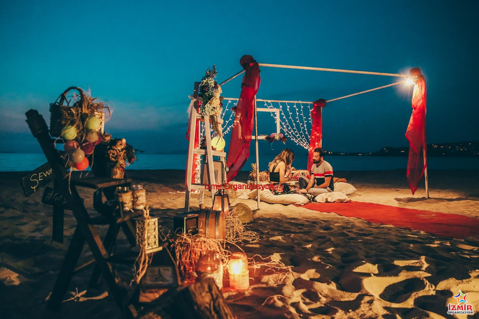 Çeşme Plajda Evlilik Teklifi Organizasyonu