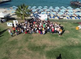 Kurumsal Firmalar İçin Organizasyon Hizmetleri lansinoh piknik organizasyonu ve aile gunu etkinlikleri 60 İzmir Organizasyon İzmir Organizasyon olarak, 2004 yılından bu yana kurumsal firmaların özel etkinlik ve organizasyon ihtiyaçlarını karşılıyoruz. Her biri alanında profesyonel ekibimizle kurumsal etkinlikleri A’dan Z’ye planlayıp yönetiyoruz. Sektördeki deneyimimiz, kaliteli hizmet anlayışımız ve müşteri memnuniyetine verdiğimiz önem ile İzmir ve çevresindeki firmalar için etkinlik çözümleri sunuyoruz. Organizasyon süreçlerini detaylı bir şekilde planlayarak, hedeflerinize uygun ve firmanıza prestij katacak organizasyonlar düzenliyoruz. Kurumsal Piknik Organizasyonu