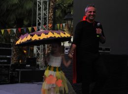 Mavibahçe AVM'de Sonbahar Etkinlikleri Ve Helloween mavibahcede sonbahar etkinlikleri 10 İzmir Organizasyon Güneşin yaz tazesi ışıklarının yerini kış kaçkını ışınlara bırakma sürecidir sonbahar. Doğanın içinde son enerji kırıntılarını alevden bir katmanla üstüne çekip hafif hafif yanlamaya başladığı zamandır. Haberler bitsin, bir çay koyacaktır. Göçmen kuşlar ötekinin kanat seslerinin rüzgarlarında güneye yönelmişken, eve giren kestane kokusudur. Dur şu dizi bitsin de kalkıp yerine yatacaktır. Sonbahar her taşın altında, her kuşun kanadında, her akşam rüzgarında aranan özlenen beklenen bir hayal tortusudur. Bir de her AVM'si ayrı güzeldir İzmir’imiz. Mavibahçe AVM'de Sonbahar etkinlikleri ve Helloween, yepyeni bir hafta sonunda İzmir Organizasyon şirketimiz tarafından gerçekleştirildi. Avm etkinlikleri, açılış organizasyonu, açılış organizasyonu benzeri yıl dönümü etkinlikleri ve organizasyon alanında 2004 yılından beri hizmet veren İzmir Organizasyon şirketimiz İzmir, yakın çevresi ve Türkiye’nin dört bir noktasına ulaşmaktadır. %100 müşteri memnuniyeti ilkesiyle çalışan İzmir Organizasyon profesyonel ekibi ve kaliteli ekipmanlarıyla her daim yanı başınızda… Mavibahçe AVM'de Sonbahar etkinlikleri ve Helloween organizasyonu için devam eden görüşmelerimiz esnasında yer vereceğimiz hizmetleri detaylandırdık. Ekim ayının Kasım ayına uzanan hafta sonu düzenlenecek organizasyonda çocuklar ve yetişkinler için düzenlenecek ve keyifli aktiviteler gerçekleştirilecekti. Mavibahçe AVM'de Sonbahar Etkinlikleri Ve Helloween mavibahcede sonbahar etkinlikleri 10 İzmir Organizasyon