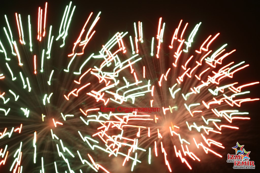 Milas Havai Fişek Gösterisi Milas Yer Volkanı Milas Işıklı Uçan Balon İzmir Organizasyon Milas Havai Fişek Gösterisi Milas Yer Volkanı Milas Işıklı Uçan Balon İzmir Organizasyon