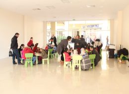 Novada Menemen arrives with Santa Claus and Christmas Mother Service novada avm yeni yil etkinligi izmir organizasyon 12 İzmir Organizasyon We are eager to enter the new year with a lot of hope and action. In our lives we have the sons of the new year. Mostly the Christmas tree. This tree that continues to be legendary until the 19th century is fashionable, our people hold our homes, the city centers, the showcases, the schools, the cacophony of new year contact in different locations new year organizations. Bayram is decorated like a child prepared to welcome the new year. At this point, Novada Menemen Shopping Center has researched and found us. We have signed many beautiful events within the scope of İzmir Organization and we have made a business association with the proud of having done perfect works with the new year organizations. Our team members explained the details of previous videos, photos and events and shaped the activity of the New Year. Meeting with the company authorities and decorating the Novada Menemen Shopping Center, they would refresh their hopes in order to make a sound to the customers, to make the new year feel better, to give thanks to the loyalty of the customers and most importantly to appeal to the children. How Does? By concurrent activities on 29, 30, 31 December. The days were approaching and the new year organizations is starting. Our team members completed their preparations by putting a lap on the exciting run-ups in the last days of the calendar. Our 8-person team vehicle had turned their wheels towards the road of Novada Menemen Mall. Novada Menemen arrives with Santa Claus and Christmas Mother Service novada avm yeni yil etkinligi izmir organizasyon 12 İzmir Organizasyon