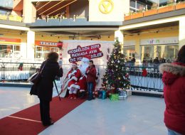 Novada Menemen arrives with Santa Claus and Christmas Mother Service novada avm yeni yil etkinligi izmir organizasyon 9 İzmir Organizasyon We are eager to enter the new year with a lot of hope and action. In our lives we have the sons of the new year. Mostly the Christmas tree. This tree that continues to be legendary until the 19th century is fashionable, our people hold our homes, the city centers, the showcases, the schools, the cacophony of new year contact in different locations new year organizations. Bayram is decorated like a child prepared to welcome the new year. At this point, Novada Menemen Shopping Center has researched and found us. We have signed many beautiful events within the scope of İzmir Organization and we have made a business association with the proud of having done perfect works with the new year organizations. Our team members explained the details of previous videos, photos and events and shaped the activity of the New Year. Meeting with the company authorities and decorating the Novada Menemen Shopping Center, they would refresh their hopes in order to make a sound to the customers, to make the new year feel better, to give thanks to the loyalty of the customers and most importantly to appeal to the children. How Does? By concurrent activities on 29, 30, 31 December. The days were approaching and the new year organizations is starting. Our team members completed their preparations by putting a lap on the exciting run-ups in the last days of the calendar. Our 8-person team vehicle had turned their wheels towards the road of Novada Menemen Mall. Novada Menemen arrives with Santa Claus and Christmas Mother Service novada avm yeni yil etkinligi izmir organizasyon 9 İzmir Organizasyon