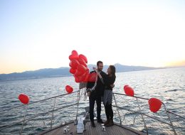On-board Marriage Bid Organization on board marriage bid organization 2 İzmir Organizasyon After deciding to crown the ties with her girlfriend Zeynep, Miss Zeynep wanted to organize a marriage proposal organization that she could not forget, and communicated with us for this. Mr Caner , who wants to prepare a surprise that will last for years, made a presentation with photographs and video images of our beautiful marriage proposal organizations that we have done before. Mr.Caner said that he wanted the marriage proposal organization to be as romantic as he wanted it to be, and extraordinary and unforgettable. We strengthened our presentations in the direction of this statement, and because of Caner gender sea passion, Zeynep believed that she wanted to marry the lady on the boat. We started to shape the details of the marriage proposal organization. While the surprise marriage proposal that will start in the sunset was shaping the organization, Miss Zeynep was supposed to be news from everything. For Mr. Caner, there was just the excitement waiting for the day that the proposal was to take place, and we started to work on all the details. On-board Marriage Bid Organization on board marriage bid organization 2 İzmir Organizasyon