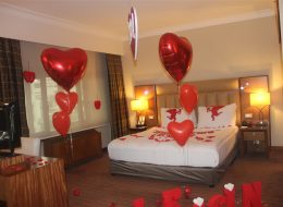Romantik Evlilik Teklifi Organizasyonu Otel Odası Süsleme İzmir