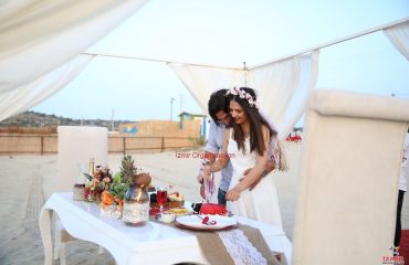 Palyaço Servisi ve VIP Araç İle Kumsalda Evlilik Teklifi Organizasyonu