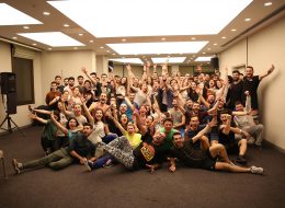 Personel Eğitim Toplantısı & Eğlence Organizasyonu personel egitim toplantisi eglence organizasyonu 2 İzmir Organizasyon Personel eğitim toplantısı & eğlence organizasyonu, iş verimini ve personel motivasyonunu artırmaya yönelik düzenlediğimiz organizasyonlardır. Kurumsal firmaların ve şirketlerin yılın belirli dönemlerinde düzenledikleri personel eğitim toplantısı ve eğlence organizasyonu ile, çalışanlar arasında iletişimi güçlendirmek ve aynı zamanda iş verimini artırmak hedeflenmektedir. İzmir Organizasyon, 2004 yılından bugüne organizasyon sektöründe hizmet vermekte ve Türkiye geneline ulaşmaktadır. Organizasyonun planlama aşamasından, yönetimine kadar, A'dan Z'ye tüm hazırlıklar en ince ayrıntısıyla oluşturulmaktadır. Müşteri memnuniyeti ilkesini hedefleyen şirketimiz İzmir başta olmak üzere, Ege Bölgesi ve Türkiye'nin diğer illerine de hizmet vermektedir. Personel eğitim toplantısı & eğlence organizasyonu hizmetlerinin yanı sıra kurumsal şirket organizasyonları, piknik organizasyonu ve aile günü etkinlikleri, festival ve şenlik organizasyonlarında İzmir Organizasyon firmamızdan hizmet alabilirsiniz. Günümüzün önemli bir bölümünü geçirdiğimiz ofis ve iş yerlerinde, çalışma arkadaşlarımızla bir bağ kurmaktayız. Hem çalışanlar arasında ki personel iletişimini güçlendirmek adına, hemde iş verimini yükselterek eğlenceli ve farklı bir atmosfer yaratmak için çalışanlarınızın motivasyonunu ve iş verimini artırmak isterseniz, İzmir Organizasyon şirketimize ulaşabilirsiniz. Personel Eğitim Toplantısı ve Eğlence Organizasyonu