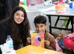 Piknik Organizasyonu piknik organizasyonu 17 İzmir Organizasyon Piknik organizasyonu, okulların, kurumların, kuruluşların ve firmaların çalışan ya da öğrenci motivasyonlarını artırmak ve adaptasyonlarını sağlamak amacıyla düzenledikleri pikniklerin, profesyonel bir organizasyon sürecine dönüştürülmesidir. Aynı zamanda, kurumların aileleriyle ortak bir etkinlik yaparak kaynaşmalarını sağlamak ve sosyal etkileşimi artırmak için de tercih edilmektedir. Özellikle bahar ve sonbahar aylarında düzenlenen piknik organizasyonları, doğanın sunduğu ferahlıkla birleşerek unutulmaz anlar yaratmaktadır. Kum Boyamaları